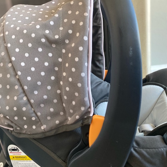 ❌SOLD❌Chicco keyfit30 car seat and base - Picture 8 of 12
